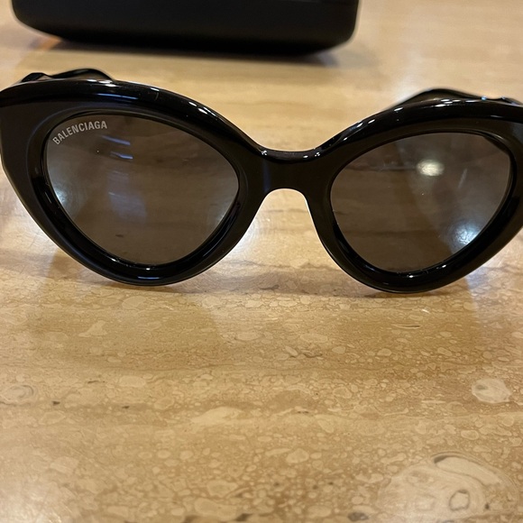BRAND NEW BALENCIAGA BLACK CAT EYE SUNGLASSES! PERFECT MINT CONDITION! GORGEOUS! - Picture 10 of 12